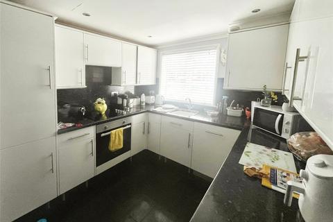 120 Glimpsing Green, Erith, DA18 4HD