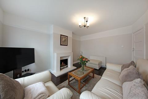 219 Addington Road, South Croydon, CR2 8LQ