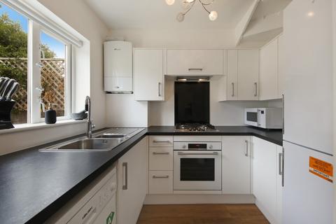 219 Addington Road, South Croydon, CR2 8LQ