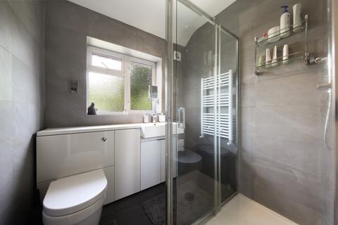 219 Addington Road, South Croydon, CR2 8LQ