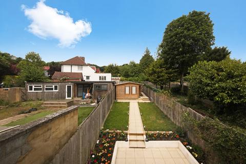 219 Addington Road, South Croydon, CR2 8LQ