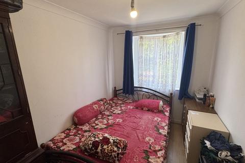 2 bedroom flat for sale, Norwood Road, Middlesex UB2