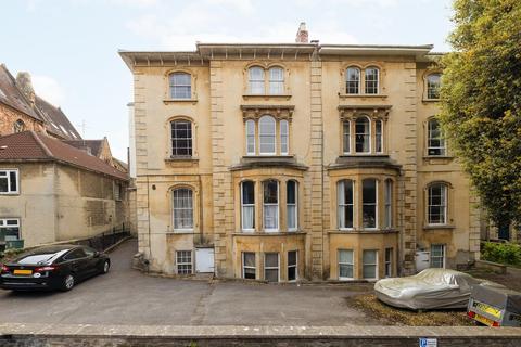 First Floor Flat, 20 Belgrave Road, Bristol, BS8 2AB