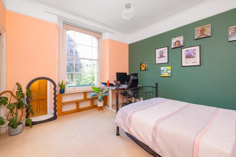 First Floor Flat, 20 Belgrave Road, Bristol, BS8 2AB