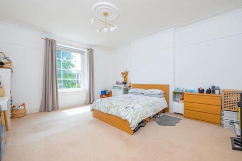 First Floor Flat, 20 Belgrave Road, Bristol, BS8 2AB