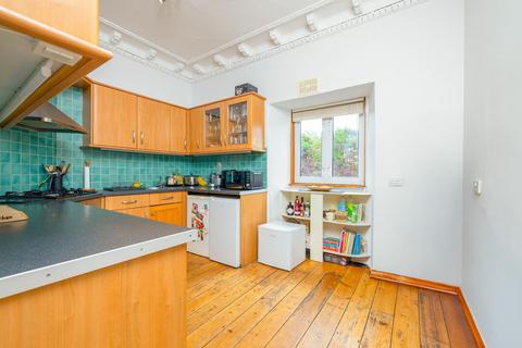 First Floor Flat, 20 Belgrave Road, Bristol, BS8 2AB