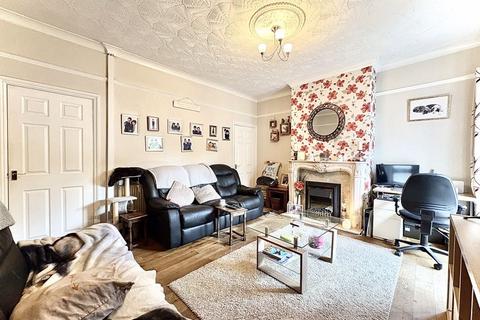 3 bedroom semi-detached house for sale, Ivyhouse Lane, COSELEY, WV14 9JU