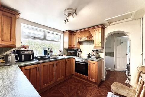 3 bedroom semi-detached house for sale, Ivyhouse Lane, COSELEY, WV14 9JU