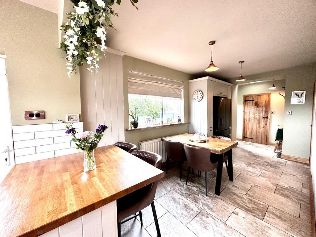 Dining kitchen