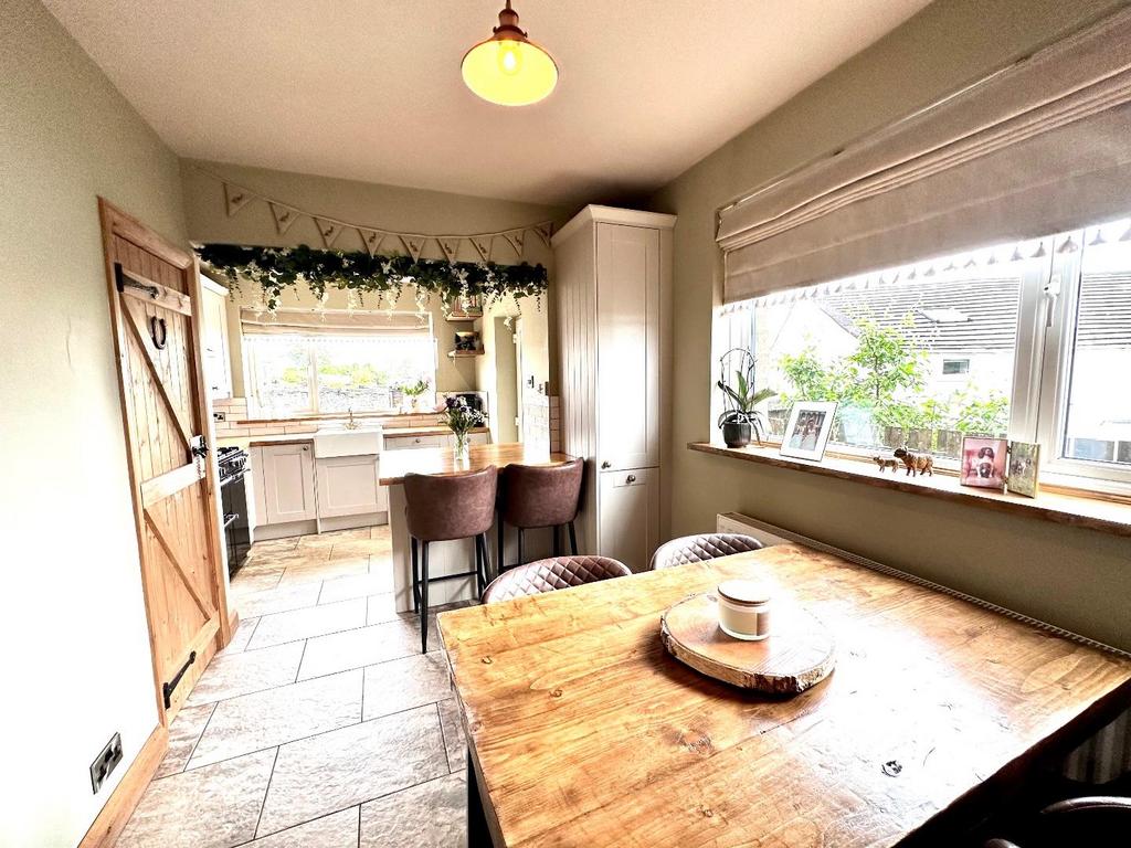 Dining kitchen