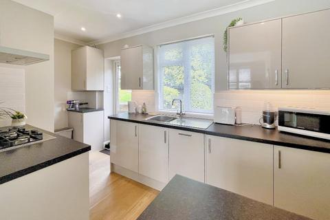 131 Limpsfield Road, South Croydon, CR2 9LG