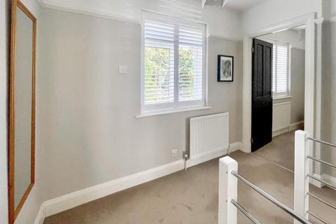 131 Limpsfield Road, South Croydon, CR2 9LG