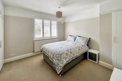 131 Limpsfield Road, South Croydon, CR2 9LG