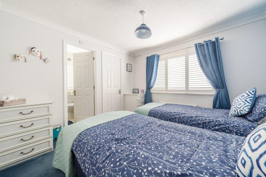 MASTER BEDROOM.jpg