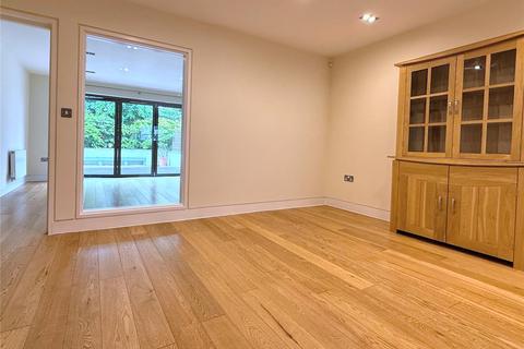 6 Arkenside Mews, Cirencester, GL7 1QQ