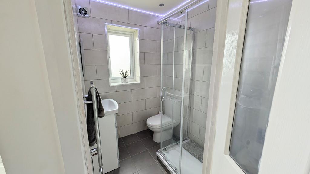 Ground Floor Shower