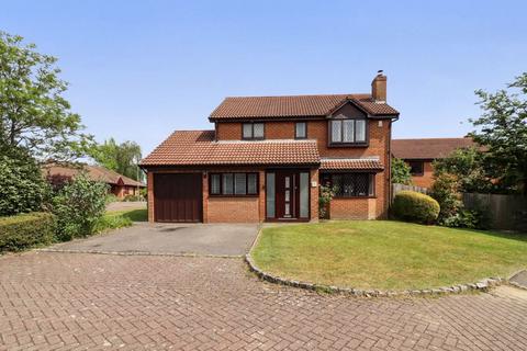 5 Hatch End, Windlesham, GU20 6QB