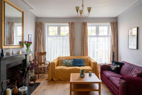 85 Forest Drive East, London, E11 1JX