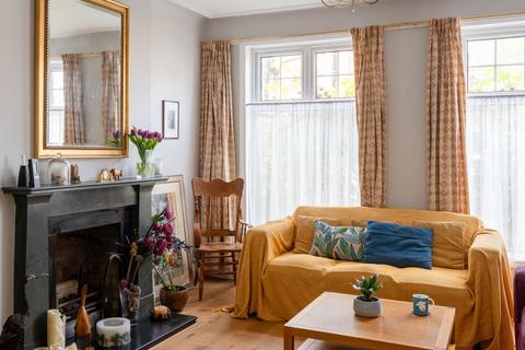 85 Forest Drive East, London, E11 1JX
