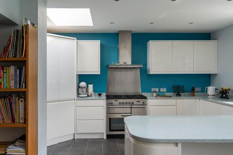 85 Forest Drive East, London, E11 1JX