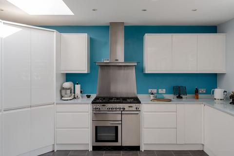 85 Forest Drive East, London, E11 1JX