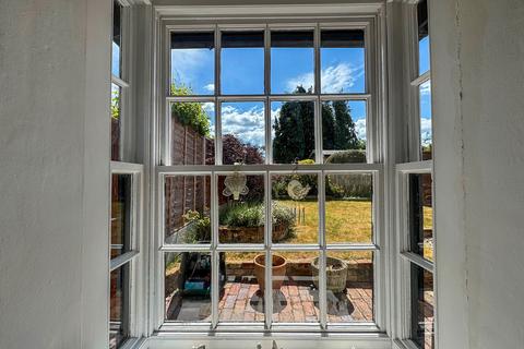 64 Dover Road, Sandwich, CT13 0BY
