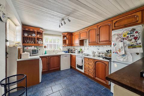 64 Dover Road, Sandwich, CT13 0BY