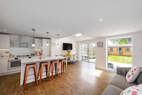 71 Selsey Crescent, Welling, DA16 1ES