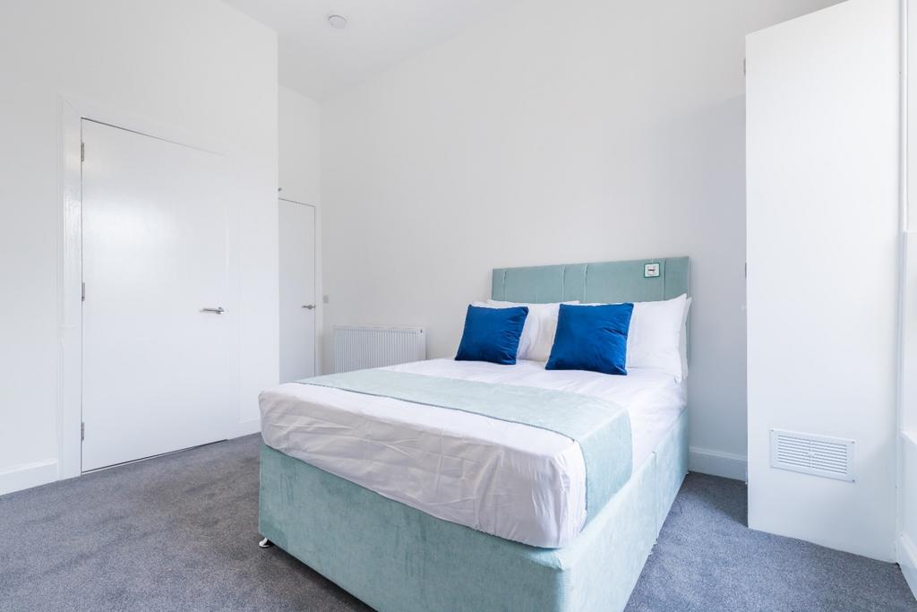 Experience comfort and style in this inviting d...