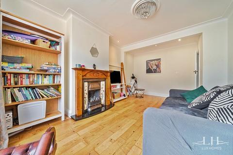11 Park Crescent, Hornchurch, RM11 1BJ