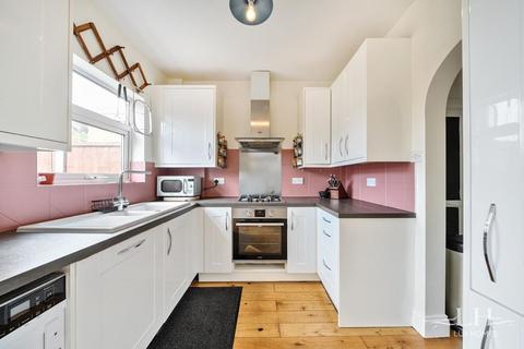 11 Park Crescent, Hornchurch, RM11 1BJ