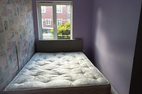 2 bedroom flat to rent, Navigation Way, Hockley B18