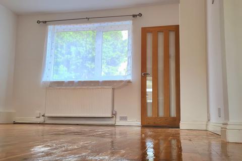 28 Greenfields Road, Reading, RG2 8SF