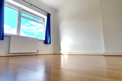 28 Greenfields Road, Reading, RG2 8SF