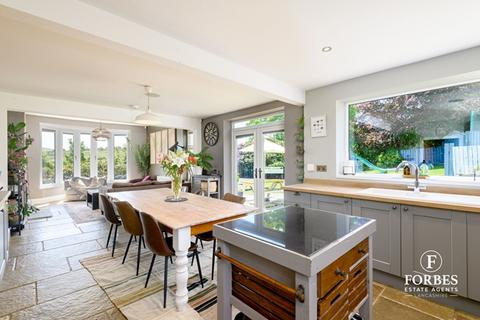 The Mount Bog Height Road, Darwen, BB3 0LF