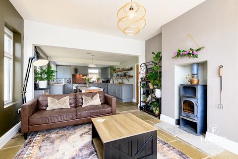The Mount Bog Height Road, Darwen, BB3 0LF