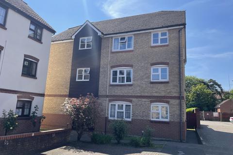 2 bedroom flat to rent, Colchester, CO4
