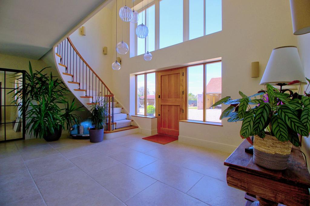 Poised for natural daylight and homely twilights
