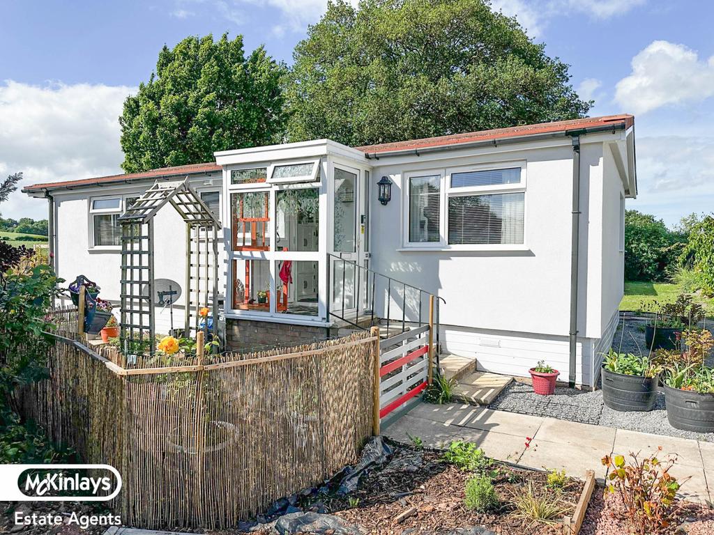 2 Bedroom Park Home for Sale