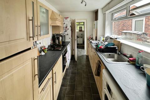 2 bedroom terraced house to rent, Fairclough Avenue, Warrington, WA1