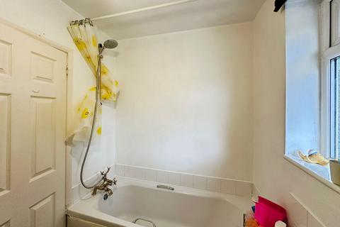 2 bedroom terraced house to rent, Fairclough Avenue, Warrington, WA1