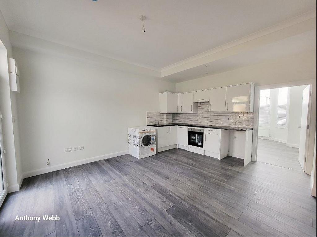 487a Liv kit space