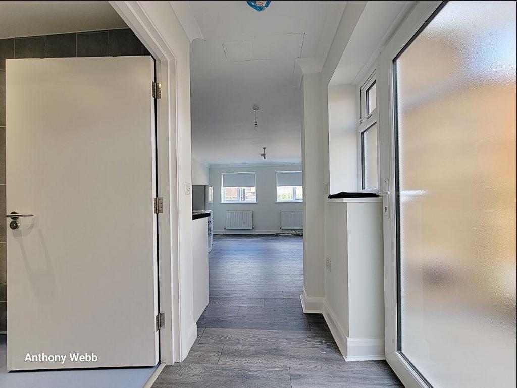 487b Hallway