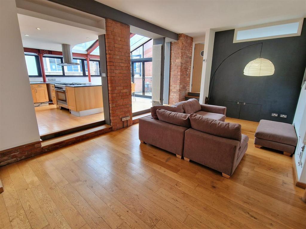 Lounge/Kitchen