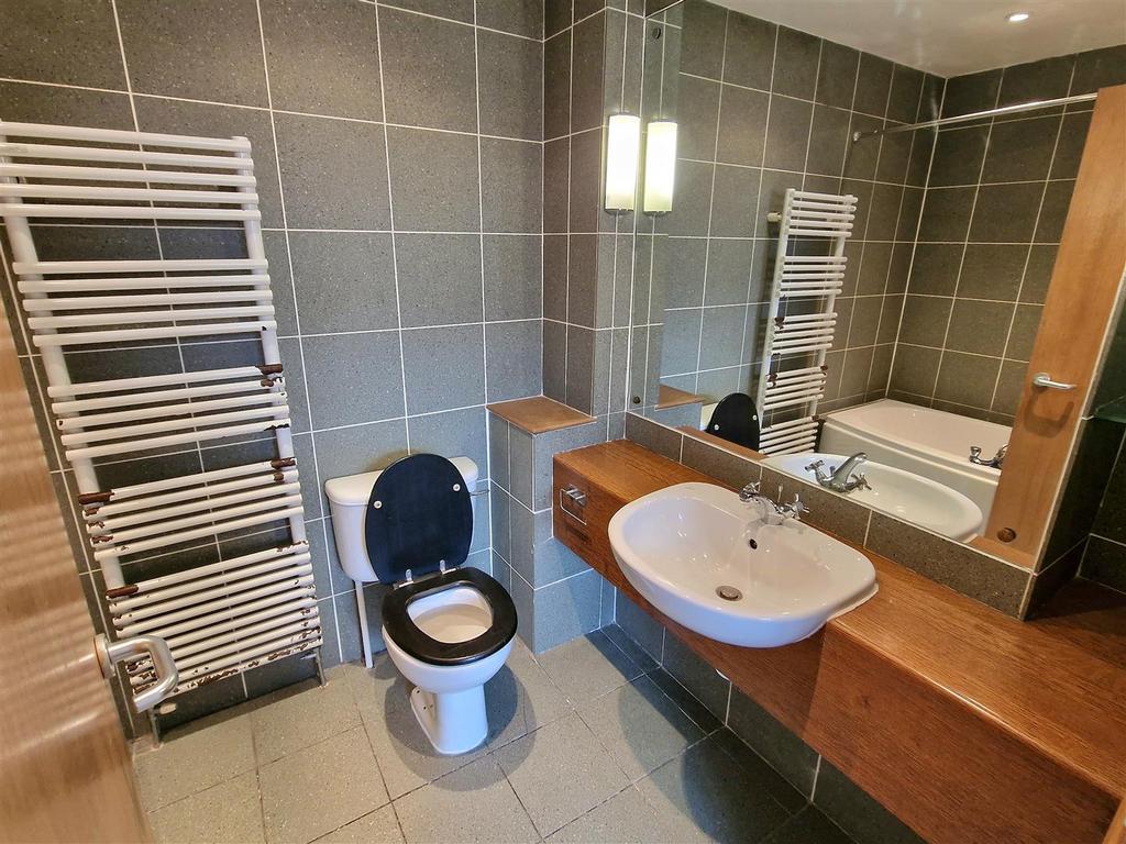 Main Bathroom