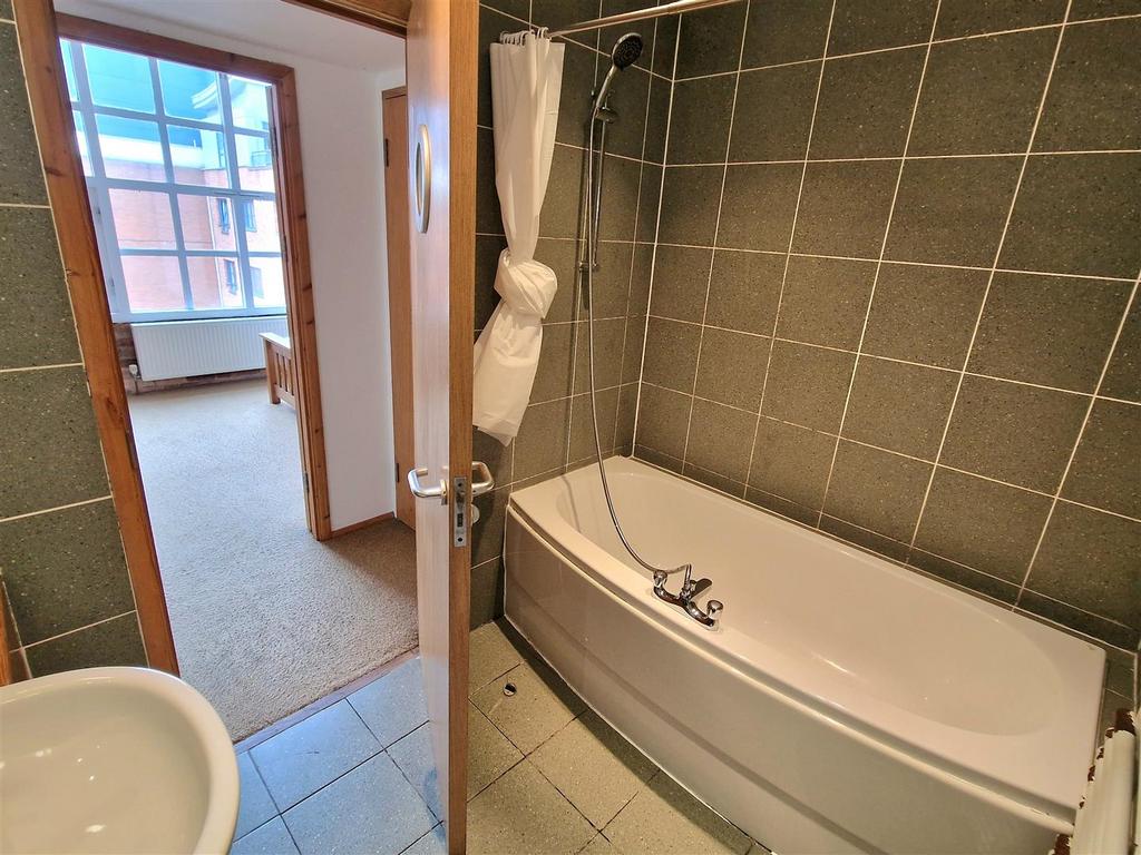 Main Bathroom