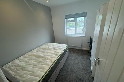5 bedroom semi-detached house to rent, Sheriff Avenue, Coventry CV4