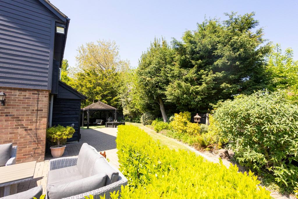 House - Gardens