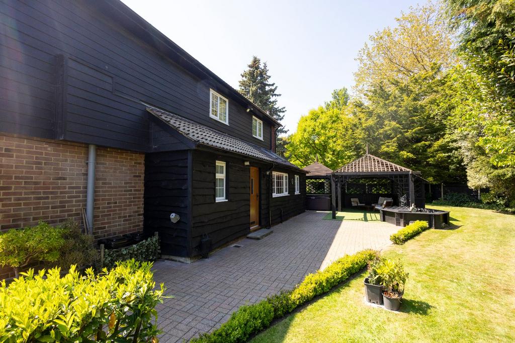 House - Gardens