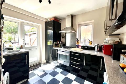 17 Bransby Road, Chessington, KT9 2JZ